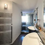 Grand Apt Au Coeur D'ajaccio - Ac & 5min Plage Apartamento