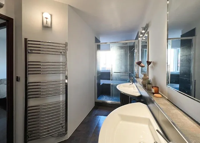 Grand Apt Au Coeur D'ajaccio - Ac & 5min Plage Apartment